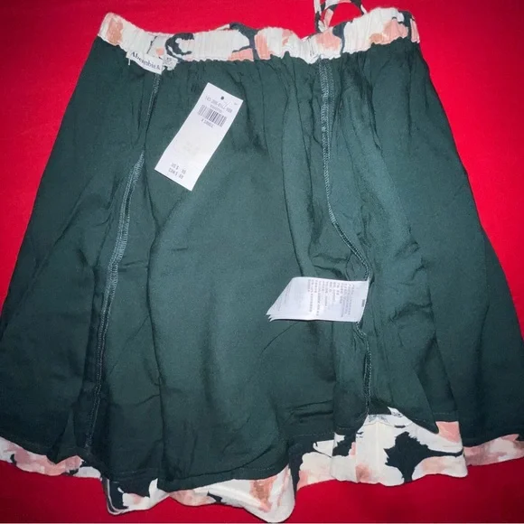 Abercrombie and Fitch Floral Skirt Size XS - Picture 5 of 8